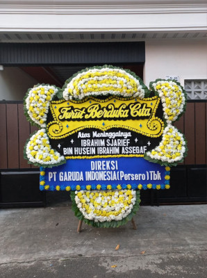 Papan Bunga Duka di Teluk Tiram