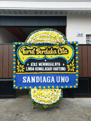 Papan Bunga Duka di Teluk Tiram